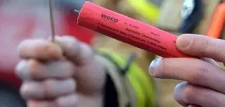 Prima vittima dei botti di Capodanno, uomo ucciso da un petardo: bruciature e schegge sul corpo, amputato un braccio