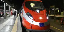 Treni pi&ugrave; cari con il nuovo anno: regionali su del 2%, Frecciarossa a rischio ritocchi. Pendolari e studenti sotto assedio