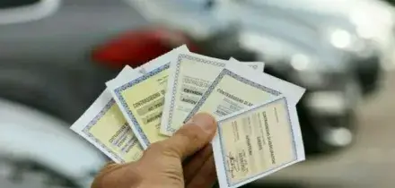 Rc auto, come risparmiare? Confronto polizze, massimale, franchigia e tutele accessorie (inutili o dimenticate): la guida per pagare meno