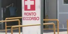 Caserta, noto professionista arriva al pronto soccorso con una ferita da taglio