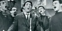 Tony Dallara morto, il cantante di "Come prima" aveva 89 anni: vinse Sanremo nel 1960 con "Romantica"