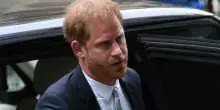 Harry &egrave; arrivato a Londra: oggi inizia la causa contro il Daily Mail (ma non vedr&agrave; pap&agrave; Re Carlo)
