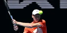 Sinner a caccia del tris all'Australian Open: solo tre tennisti ci sono riusciti