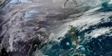 Tempesta "mostruosa" annunciata sugli Usa, ondata record di freddo e bufere di neve su 40 Stati. Trump: &laquo;Dov'&egrave; il riscaldamento globale?&raquo;
