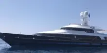 Valentino, quanto costa il suo yacht TM Blue One: lusso sfrenato a bordo, il segreto delle iniziali nel nome