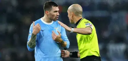 Romagnoli, dietrofront Lazio: &laquo;Mai stato sul mercato, resta qua. &Egrave; centrale nel progetto&raquo;. Il difensore aveva gi&agrave; salutato