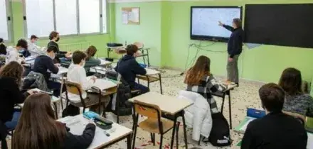 Calendario scolastico, come pu&ograve; cambiare? Dieci giorni di vacanze estive in meno (e le Regioni sceglieranno come ridistribuirli), la proposta della Santanch&egrave;