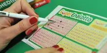 Lotto, SuperEnalotto e Eurojackpot, le nuove regole: limiti alle puntate, orari di chiusura e pi&ugrave; trasparenza. Cosa cambia per chi gioca
