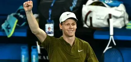 Sinner, quando gioca contro Djokovic? Orario e dove vedere (tv e streaming) la semifinale degli Australian Open