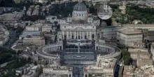 Bistrot sulla terrazza di San Pietro, il Vaticano conferma (ma cardinali e vescovi si scontrano). Ipotesi apertura a Pasqua