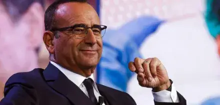 Sanremo 2026, Carlo Conti annuncia i duetti al Tg1: ecco tutti i nomi