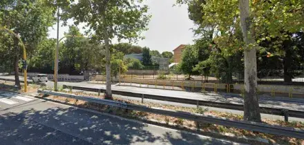 Roma, morto ragazzo di 18 anni investito da una macchina: stava attraversando a piedi la strada in zona Tiburtina