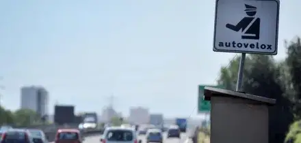 Autovelox shock, su 11 mila rilevati in Italia solo circa mille hanno i requisiti di omologazione. E solo 3.800 si sono registrati al Mit