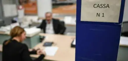 Banca abusiva ad Ancona, oltre 4 milioni euro movimentati e 500 vittime in tutta Italia: cos'&egrave; lo schema Ponzi e come hanno truffato