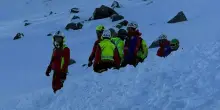 Valanga travolge un gruppo di scialpinisti in Alto Adige, due morti sopra Solda. Si cerca un'altra persona