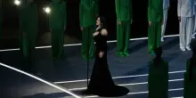 Laura Pausini e l'inno cantato a San Siro, disattivati i commenti sui social sotto il post delle Olimpiadi: gli insulti dagli haters, cosa sta succedendo