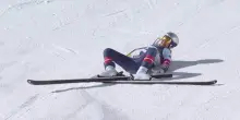 Lindsey Vonn, caduta choc durante la discesa libera: l'americana grida per il dolore, portata via in elicottero. Stava gareggiando con il crociato rotto