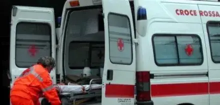 Bambino di 11 anni investito da un'auto: &egrave; grave. La corsa in elicottero per salvargli la vita