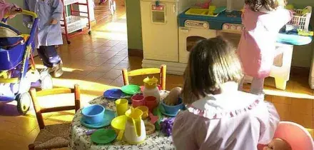 Bimbi maltrattati in un asilo a Verona, 5 maestre interdette per un anno. Sequestrato l'immobile