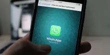 WhatsApp denuncia: &laquo;La Russia vuole bloccare completamente l'app&raquo;. ?Il Cremlino: &laquo;Rispetti le nostre leggi&raquo;