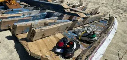 Cadaveri di migranti sulle coste calabresi riportati a terra dalle mareggiate. Nuovo ?naufragio fantasma