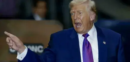 Donald Trump e l'ordine al Pentagono: &laquo;Pubblicate tutti i file su Ufo e alieni&raquo;. Le critiche a Barack Obama