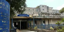Le mani del clan sull'ospedale San Giovanni Bosco: ricoveri, certificati e favori al clan. Quattro arresti, anche un avvocato in cella