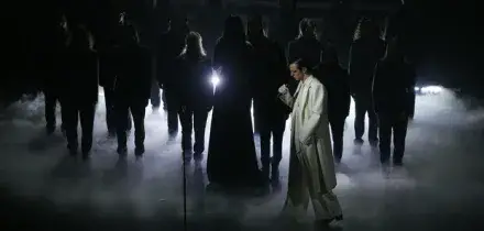 Achille Lauro, lacrime a Sanremo per l'omaggio ai ragazzi di Crans Montana: &laquo;Spero la mia musica abbia confortato&raquo;