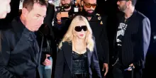 Madonna a Milano per la Fashion Week: la cantante super ospite di Dolce e Gabbana, arriva (con un'ora di ritardo) insieme al fidanzato ?28enne Akeem Morris