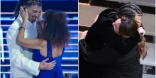 Sanremo celebra le mamme, Sayf e Samurai Jay le portano sul palco: balli, abbracci e lacrime d'emozione
