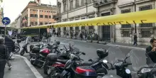 Roma, allarme per un trolley abbandonato vicino a Palazzo Chigi: intervengono gli artificieri
