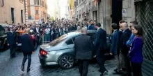 Allarme bomba nel cuore di Roma: evacuata la sede di Fratelli d?Italia, strade chiuse