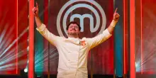 Matteo Canzi, chi &egrave; il vincitore di MasterChef: et&agrave;, il sogno di diventare private chef, la fidanzata e il premio di 100mila euro