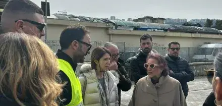 Napoli, incendio al mercato Metastasio di Fuorigrotta: sopralluogo degli Assessori Armato e De Iesu per la riapertura