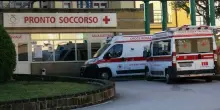 Terrore al pronto soccorso, due medici aggrediti dal parente di un paziente: arrestato un 41enne