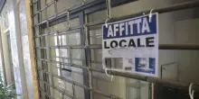 Sempre meno negozi nelle citt&agrave; italiane. Dal 2012 hanno chiuso i battenti in 156mila