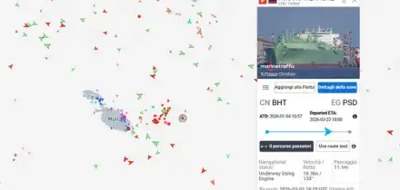 Arctic Metagaz, la petroliera russa carica di gas alla deriva si allontana da Lampedusa. Ma la Marina militare valuta un intervento