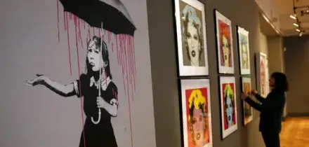 Banksy ha un nome: &egrave; Robin Gunningham, ora David Jones. Svelato il patto segreto con il leader dei Massive Attack