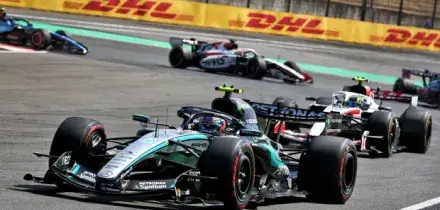 GP Cina, la diretta: Antonelli allunga, Leclerc supera Hamilton per il secondo posto, poi Russell