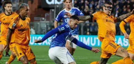 Como-Roma moviola: Wesley espulso dopo il contatto con Diao. Dubbi sul fallo ma il Var non pu&ograve; intervenire