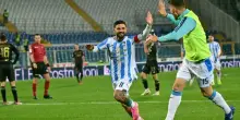 Serie B, Frosinone gode in rimonta col Bari avvicinando il Monza. Colpi grossi di Pescara, Carrarese e Avellino