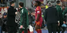 Kon&eacute;, infortunio durante Roma-Bologna: sostituito al 18', ecco cosa &egrave; successo