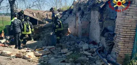 Roma, crolla solaio di un casale al parco degli Acquedotti: due morti sotto le macerie