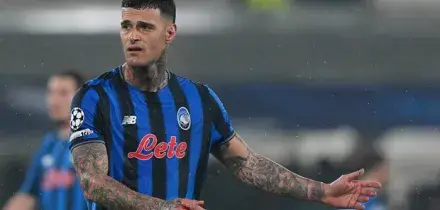 Scamacca infortunato, l'attaccante dell'Atalanta salta il playoff con l'Italia. Le condizioni (e i possibili sostituti)