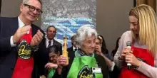 Ha 84 anni e batte tutti: Carla Pensa &egrave; la nuova campionessa mondiale di pesto