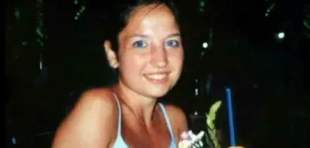 Garlasco, la perizia: &laquo;Chiara Poggi ha lottato fino alla fine. L'assassino si &egrave; fermato a guardarla prima del colpo finale, c'&egrave; il suo dna sotto le unghie&raquo;