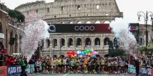 La maratona dell?acqua &egrave; uno show. Doppietta keniana sotto il Colosseo