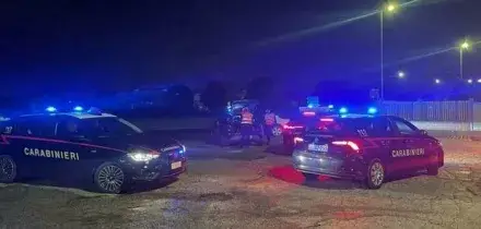 Si arrampica su un palo della luce per rubare rame, 28enne straniero cade e muore: dramma a Santa Teresa di Gallura