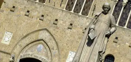 Mps, il cda revoca le deleghe a Lovaglio e lo sospende da dg