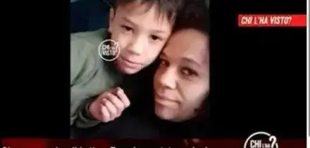 Bimbo ucciso a bastonate dal patrigno in provincia di Napoli, la mamma condannata a 30 anni